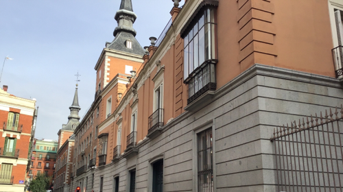 El presente contrato tiene por objeto la subsanación de las deficiencias reflejadas en la Inspección  Técnica de Edificios (ITE) realizada sobre el Palacio de Viana, sede del Ministerio de Asuntos Exteriores, Unión Europea y de Cooperación (en adelante MAUC), en Madrid.